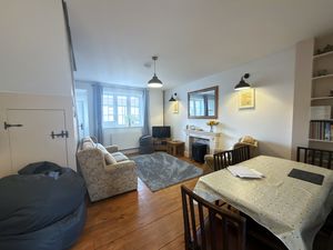Lounge- click for photo gallery